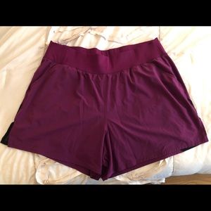 LIVI Active Short Lane Bryant